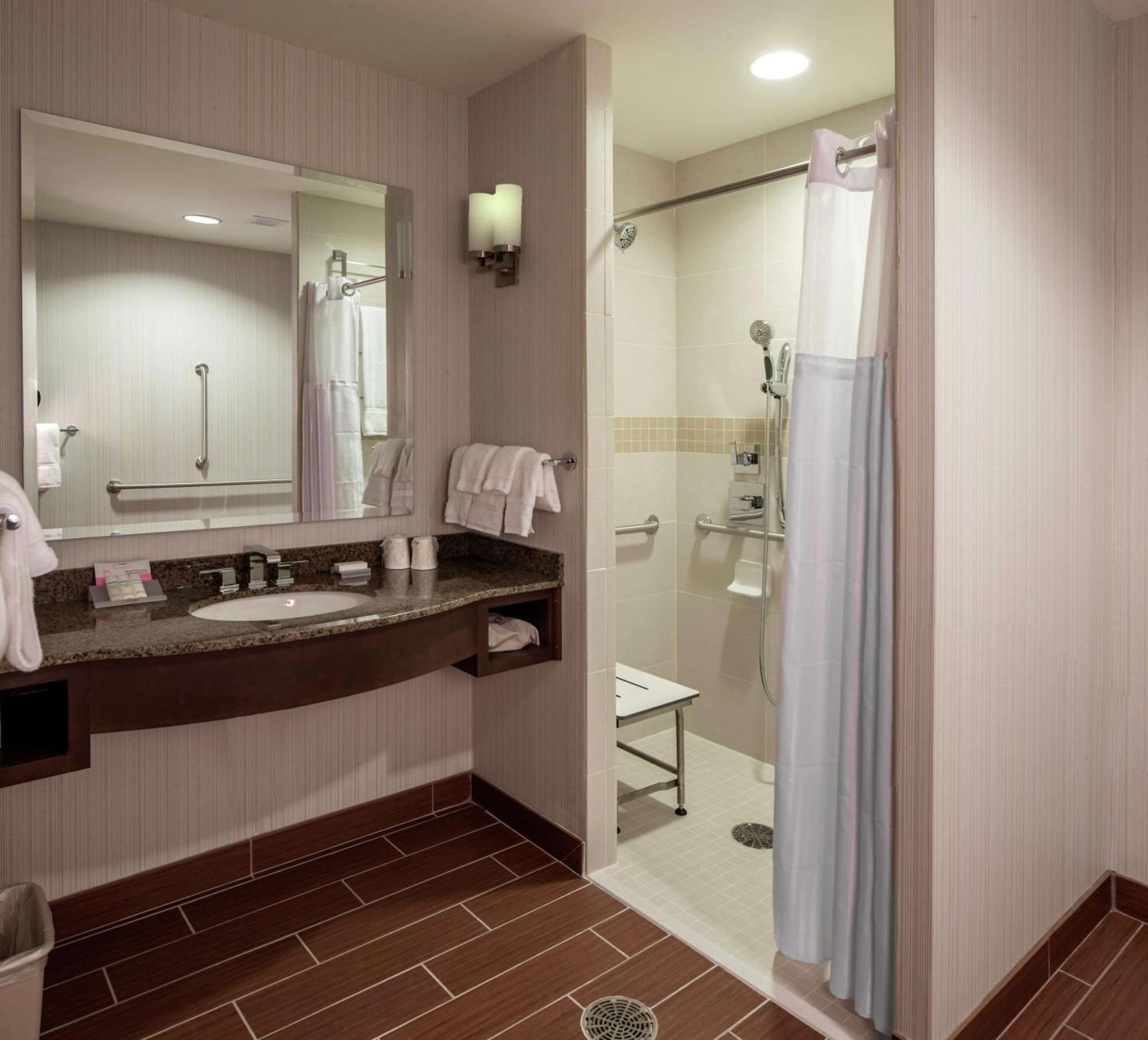 Hilton Garden 3*